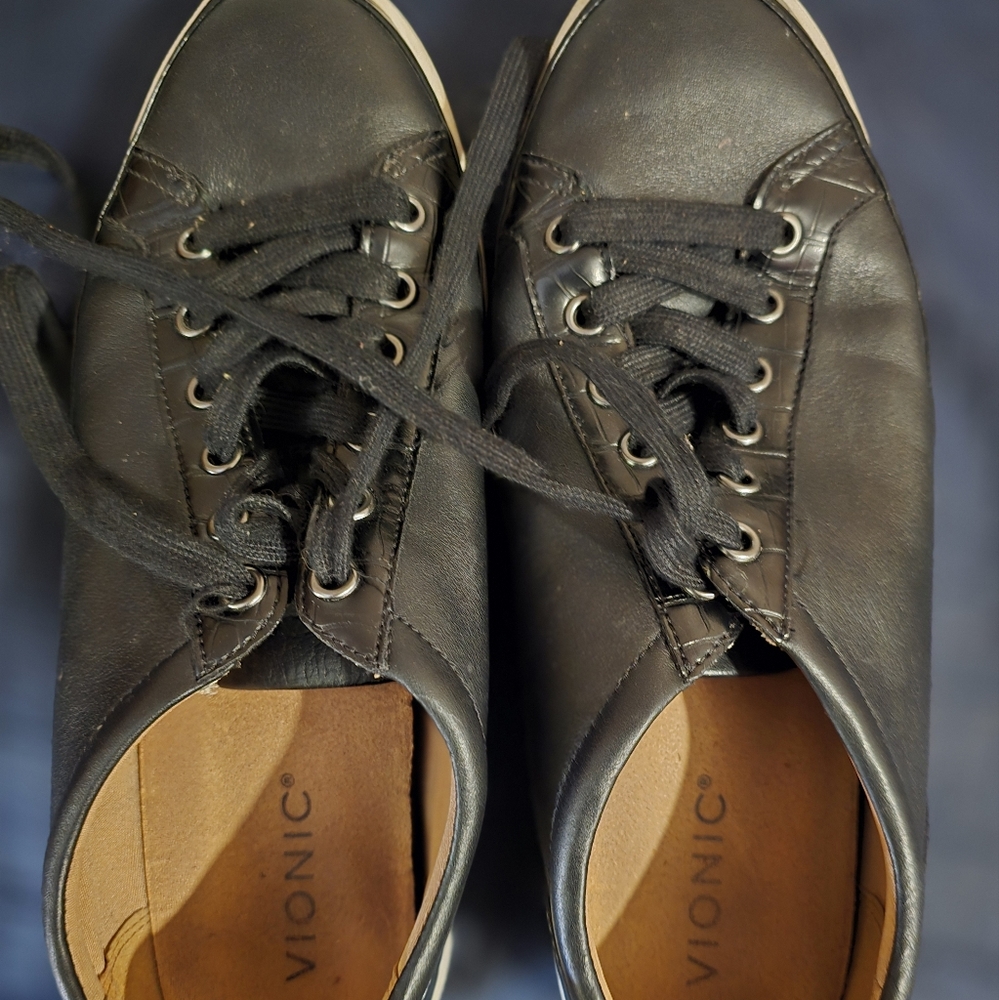 Vionic Baldwin size 9.5